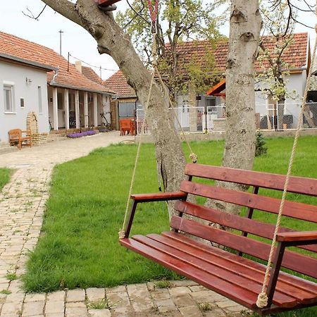 Julia Apartman Pacir Exterior foto